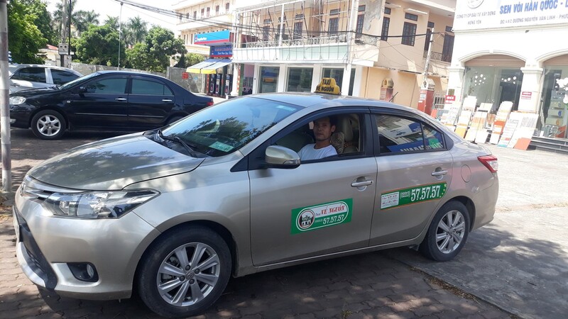 Số điện thoại 12 hãng taxi huyện Văn Lâm bảng giá cước 12k/Km