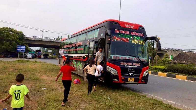 8 Nhà xe khách Hòa Bình Sơn Tây Xuân Mai Yên Thủy Lạc Sơn