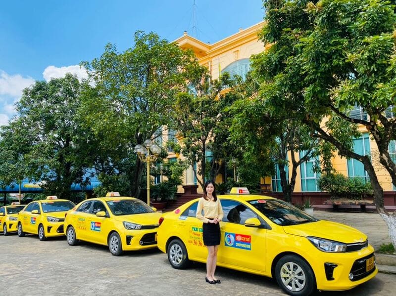 Top 8 Hãng taxi Vàng giá cước km rẻ và số điện thoại 24/7